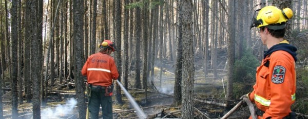 80 Ontario FireRangers Coming to the Rescue & Fight Wildfire in Slave Lake Today 
