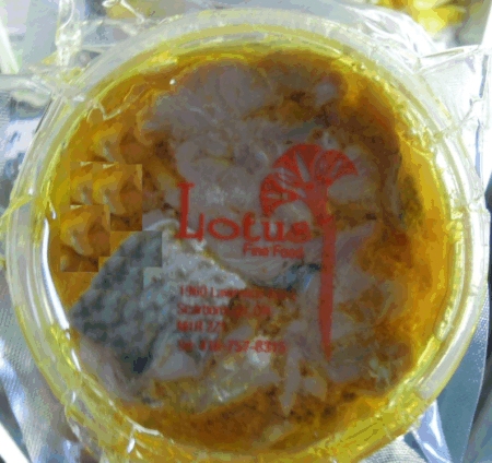 Lotus Fine Food's cut up fesikh mullet in oil / Fesikh de mulet coupé dans lhuile de marque Lotus Fine Food 