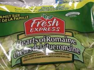 Fresh Express brand Hearts of Romaine salad - front / coeurs de laitue romaine de marque Fresh Express - avant